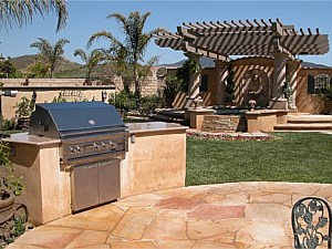 Outdoor Kitchens & BBQ's